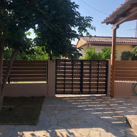 Spacious New Near The Sea!